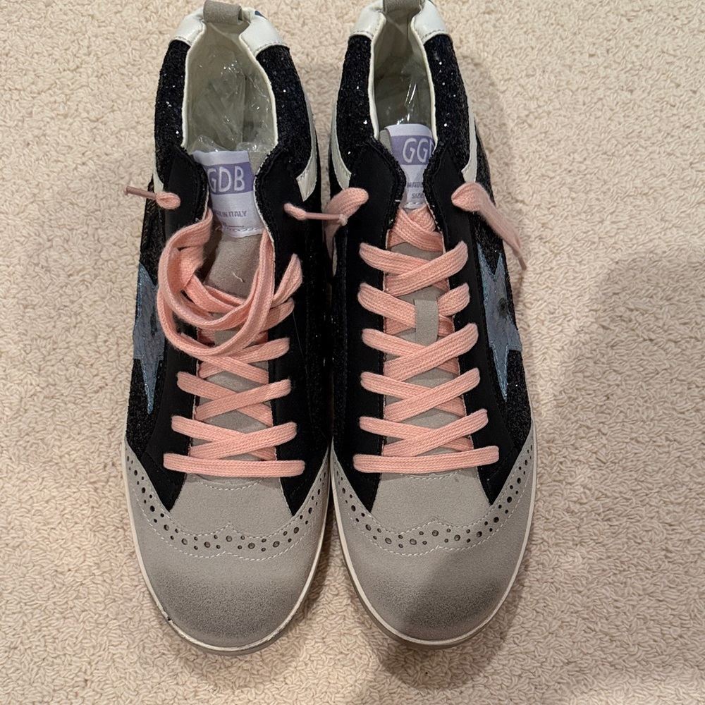 Golden Goose Women's Black and Pink Sneakers